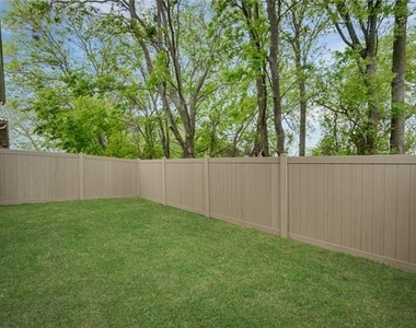 1409 Imperial - Photo Thumbnail 3