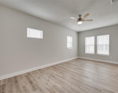 1409 Imperial - Photo Thumbnail 21