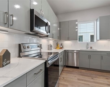1409 Imperial - Photo Thumbnail 8
