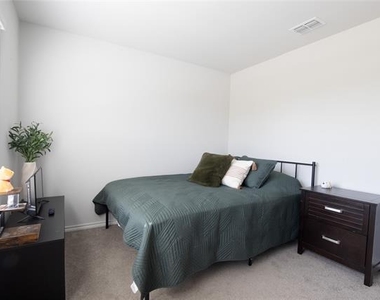 9501 Mountain Mint Drive - Photo Thumbnail 2