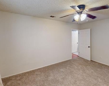 2501 Yucca Avenue - Photo Thumbnail 6