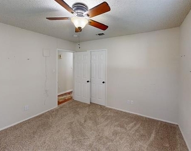 2501 Yucca Avenue - Photo Thumbnail 8