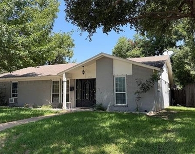2501 Yucca Avenue - Photo Thumbnail 18