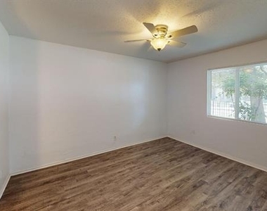 7431 Holly Hill Drive - Photo Thumbnail 6