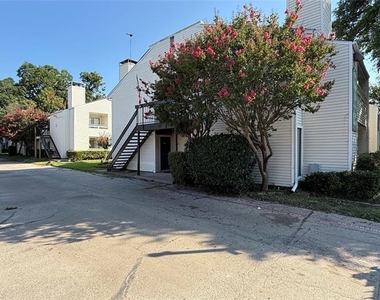 7431 Holly Hill Drive - Photo Thumbnail 11