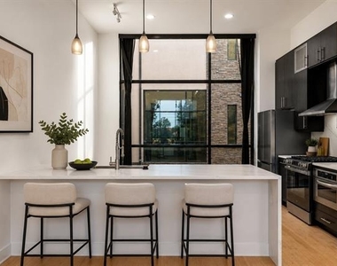 3200 Thomas Avenue - Photo Thumbnail 3
