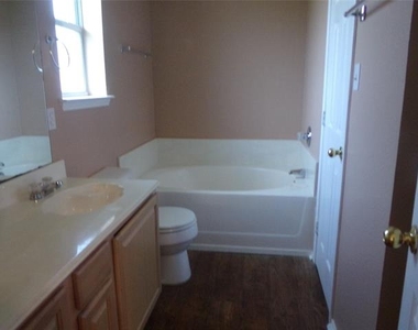 4708 Topaz Lane - Photo Thumbnail 11