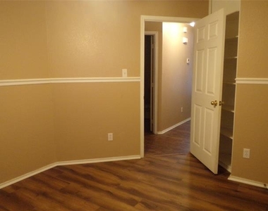 4708 Topaz Lane - Photo Thumbnail 16