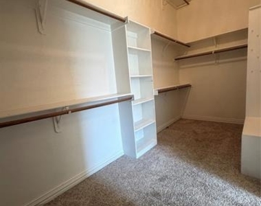 309 Bay Hill Court - Photo Thumbnail 13