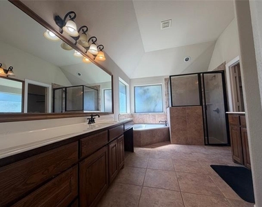 309 Bay Hill Court - Photo Thumbnail 11