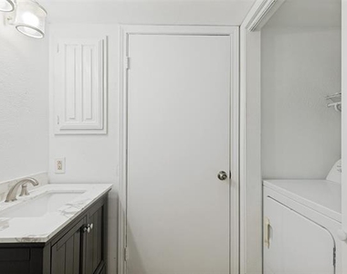 5626 Preston Oaks Road - Photo Thumbnail 6