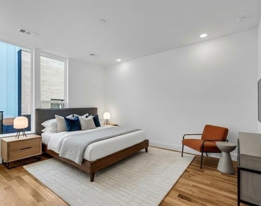 426 W 9th Street - Photo Thumbnail 18