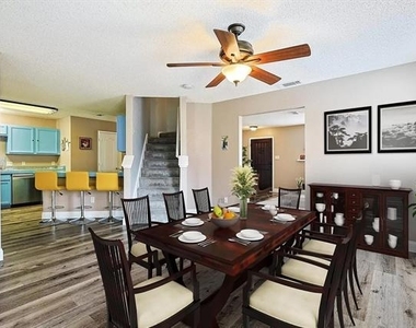 1404 Ross Drive - Photo Thumbnail 7