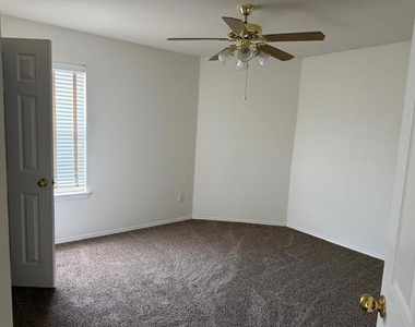 3104 Deleon Drive - Photo Thumbnail 8