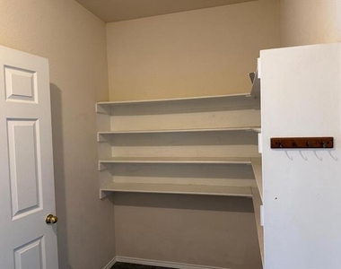 3104 Deleon Drive - Photo Thumbnail 15