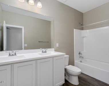 1367 S Country Club Drive - Photo Thumbnail 15