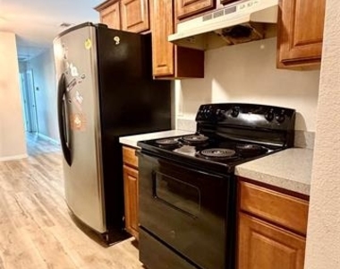5004 Chapman Street - Photo Thumbnail 9