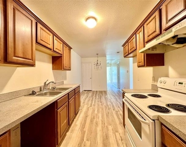 5004 Chapman Street - Photo Thumbnail 10