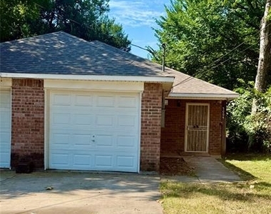 5004 Chapman Street - Photo Thumbnail 1