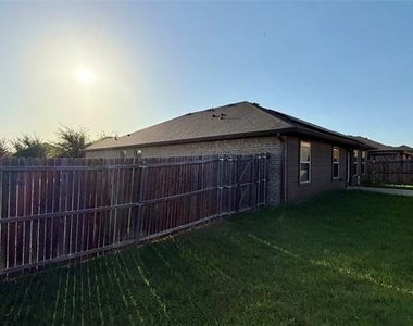 1113 Meadow Side Drive - Photo Thumbnail 18