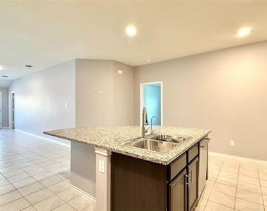 1113 Meadow Side Drive - Photo Thumbnail 14