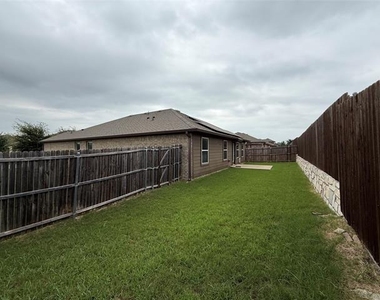 1113 Meadow Side Drive - Photo Thumbnail 19