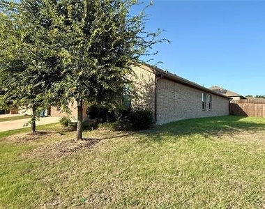 1113 Meadow Side Drive - Photo Thumbnail 3