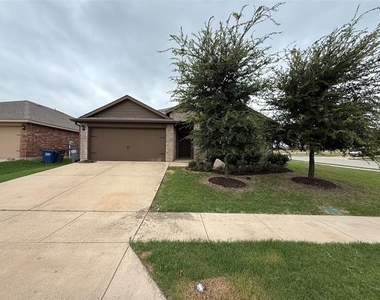 1113 Meadow Side Drive - Photo Thumbnail 2