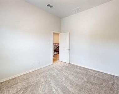 13591 Vineyard Lane - Photo Thumbnail 15