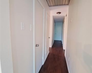 4106 Cedar Creek Drive - Photo Thumbnail 9