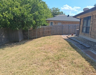 4106 Cedar Creek Drive - Photo Thumbnail 23
