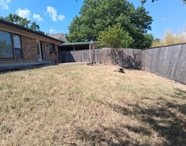 4106 Cedar Creek Drive - Photo Thumbnail 22