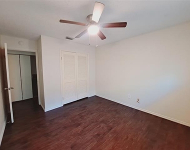 4106 Cedar Creek Drive - Photo Thumbnail 15