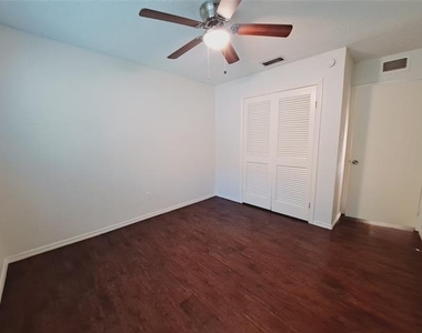 4106 Cedar Creek Drive - Photo Thumbnail 10