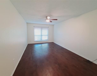 4106 Cedar Creek Drive - Photo Thumbnail 18