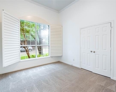 3731 Charter Drive - Photo Thumbnail 5