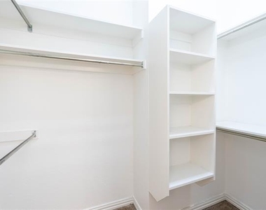 3731 Charter Drive - Photo Thumbnail 15