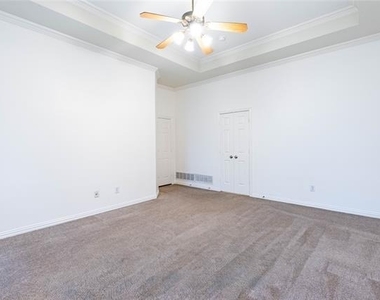 3731 Charter Drive - Photo Thumbnail 11