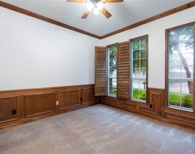3731 Charter Drive - Photo Thumbnail 8