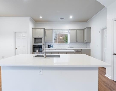 3731 Charter Drive - Photo Thumbnail 21