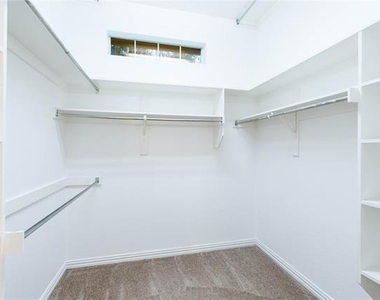 3731 Charter Drive - Photo Thumbnail 16