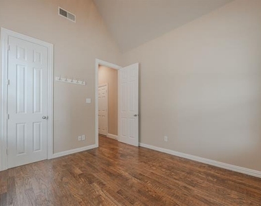 2200 Stone Creek Drive - Photo Thumbnail 7