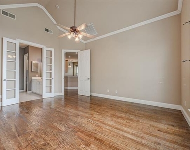 2200 Stone Creek Drive - Photo Thumbnail 22