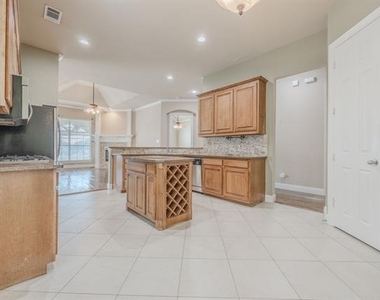 2200 Stone Creek Drive - Photo Thumbnail 15