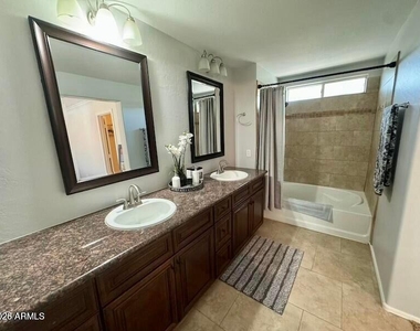 4235 E Betsy Lane - Photo Thumbnail 8