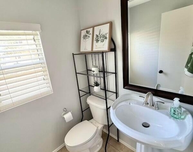 4235 E Betsy Lane - Photo Thumbnail 13