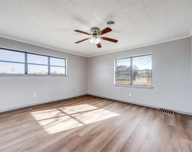 226 Glen Meadows Drive - Photo Thumbnail 16