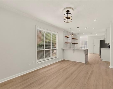 10530 Stone Canyon Road - Photo Thumbnail 12
