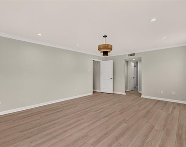 10530 Stone Canyon Road - Photo Thumbnail 21