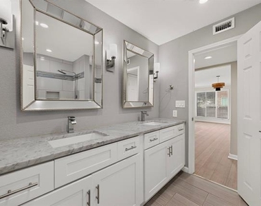 10530 Stone Canyon Road - Photo Thumbnail 22